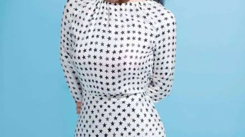 蒋欣粉嫩旗袍写真曝光 东方雅韵尽显温婉蜕变