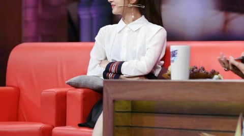 金星秀上赵丽颖与贾玲默契飙戏 夸张动作引爆笑点