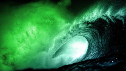 碧海银涛入画来