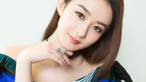 赵丽颖灵动写真演绎早春甜美风尚