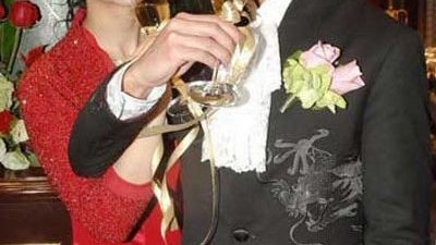 标题：刘德华朱丽倩：24年地下情终见光（29字）