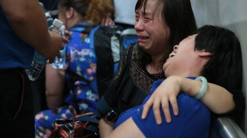 56岁王菲挺大肚痛哭？怀孕传闻真相与锋菲恋真实相处