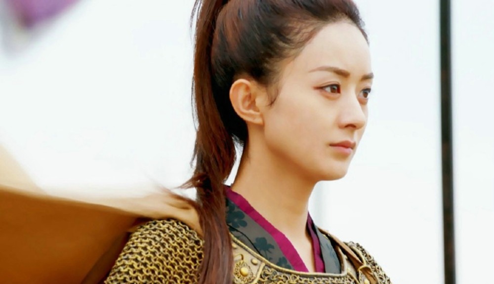 杀青时刻众人相聚，疲惫而喜悦的笑容定格了所有付出