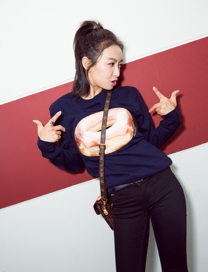 宋茜俏皮灵动瞬间，捕捉鲜活少女气息