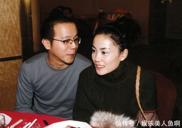 56岁王菲挺大肚痛哭？怀孕传闻真相与锋菲恋真实相处