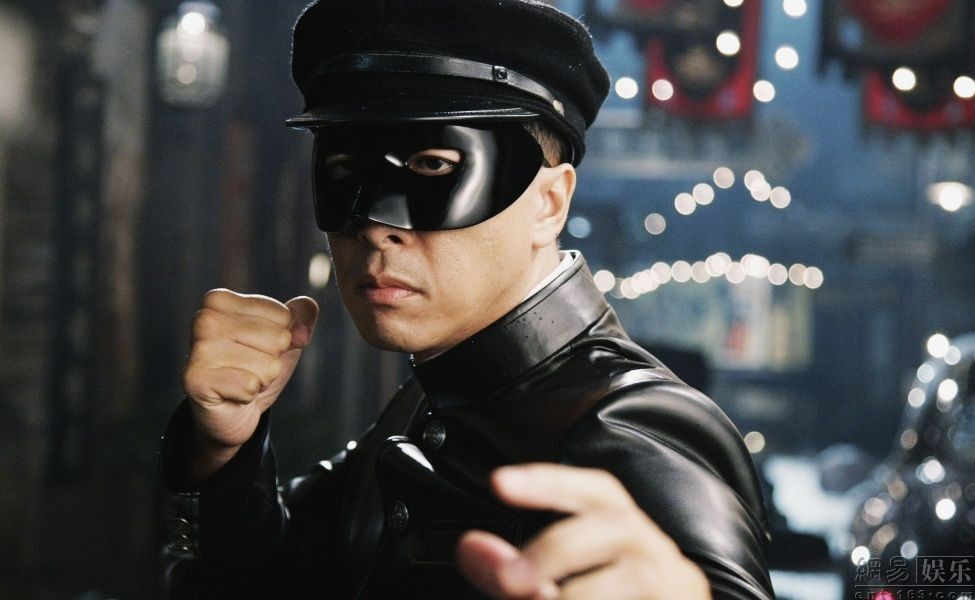 62岁颠覆好莱坞！甄子丹狂揽国际新片霸屏，他凭什么压过成龙李连杰？