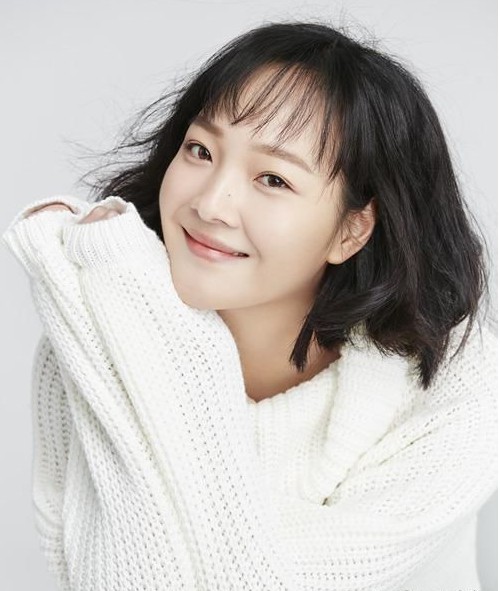 北大博士梅桢人设翻车后，起诉学生又带货，网红学霸路在何方