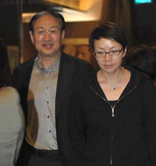 林凤娇：影后嫁成龙后隐忍43年，如今72岁活成大哥背后赢家？